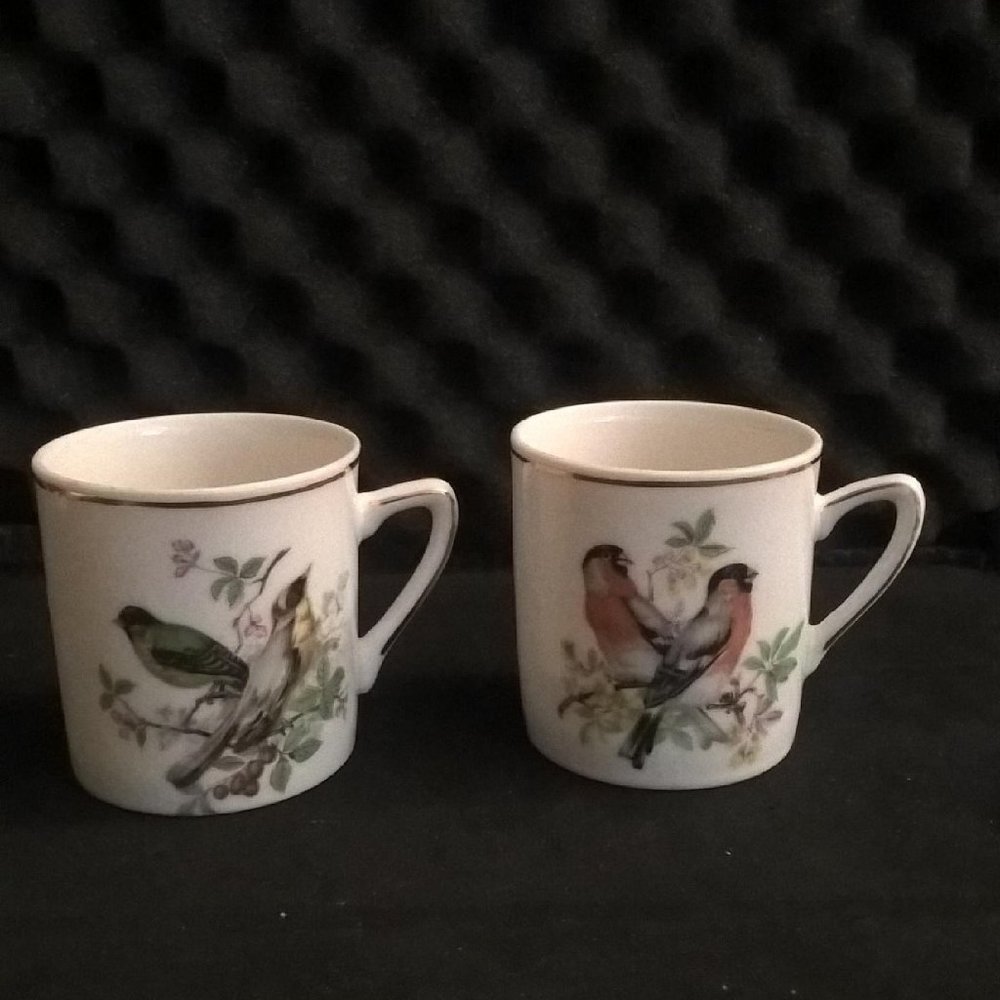 Royal Crown Porcelain Pedestal Bird Coffee Mugs Tea Cups
